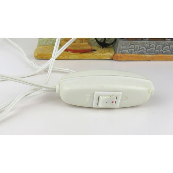 Lemax Maritime & Lighthouse Museum 2001 Porcelain Lighted House Plymouth Corners - Picture 16 of 16